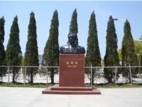 紀(jì)念館銅像廣場